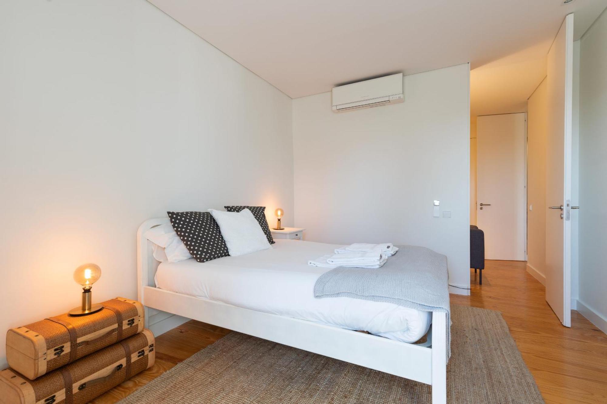 Apartment Charming Graca, 354 *